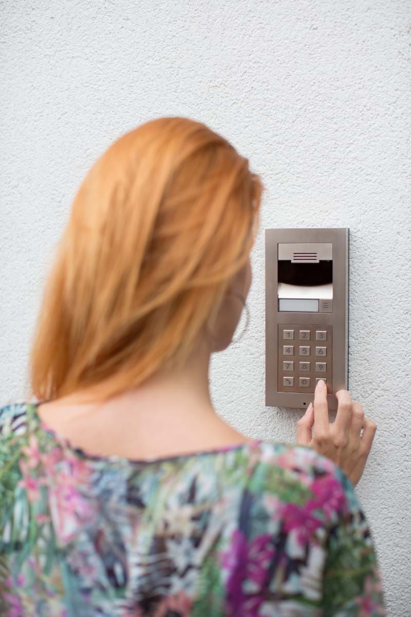 Video Doorbells / Intercom